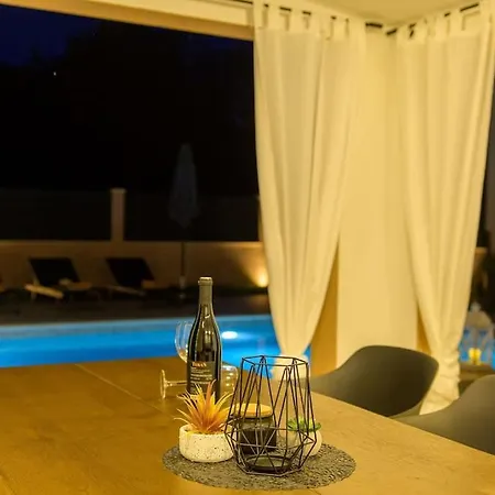 Rita By Istrialux Valtura