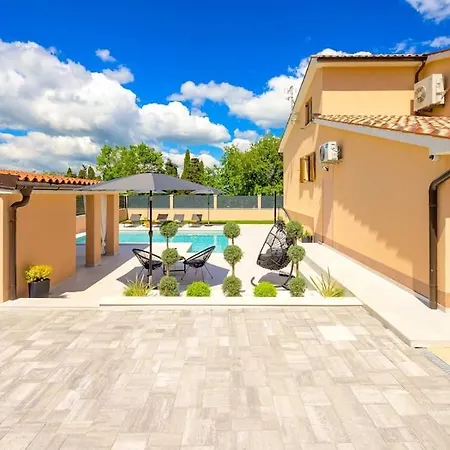 Vila Rita By Istrialux Valtura